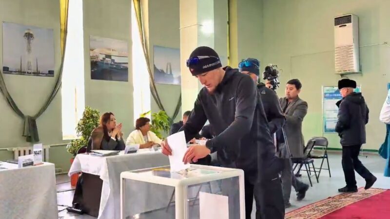 Ұлытау облысында марафоншылар Жезқазғаннан Сатпаевқа дейін жүгіріп, өз учаскелерінде дауыс берді