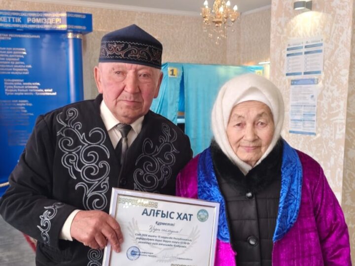 Алғашқы болып дауыс берді