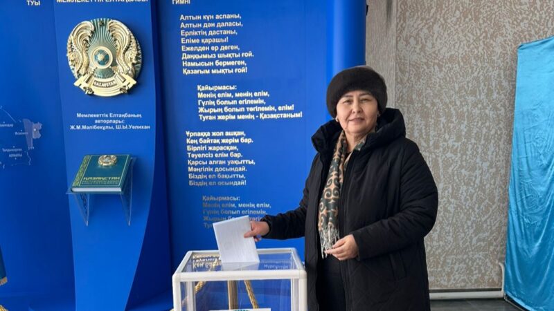 Ұлытау облысындағы референдум учаскелерінде дауыс беруде азаматтар белсенділік танытуда