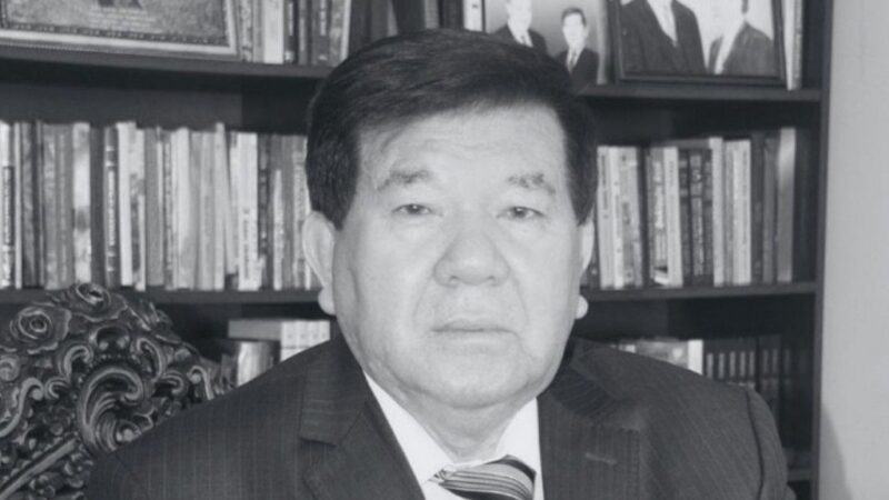 Қасым-Жомарт Тоқаев Мұхтар Шахановтың қайтыс болуына байланысты көңіл айтты