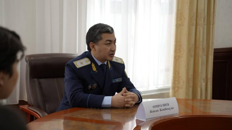 Бас прокуратура басшылығы Өтеген Сейітов атындағы Болашақ прокурорлар клубының көшбасшыларымен кездесті
