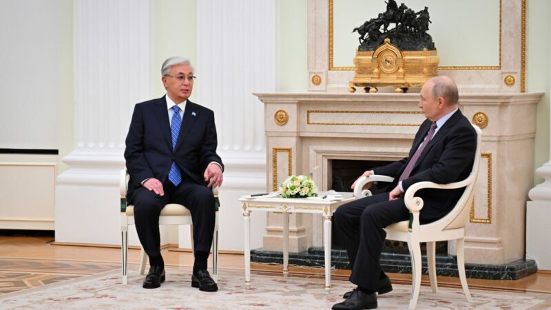 Владимир Путин Қасым-Жомарт Тоқаевтың екі мемлекет арасындағы қарым-қатынасты дамытуға елеулі үлес қосып отырғанын жеткізді
