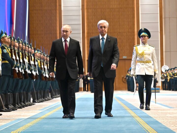Тәуелсіздік сарайында Қазақстанға мемлекеттік сапармен келген Ресей Федерациясының Президенті Владимир Путинді салтанатты қарсы алу рәсімі өтті  