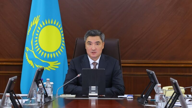 Олжас Бектенов: әрбір жауапты басшы жаңа Конституцияны жүзеге асыру үшін бар күш-жігерін жұмсайтынына сенімдімін