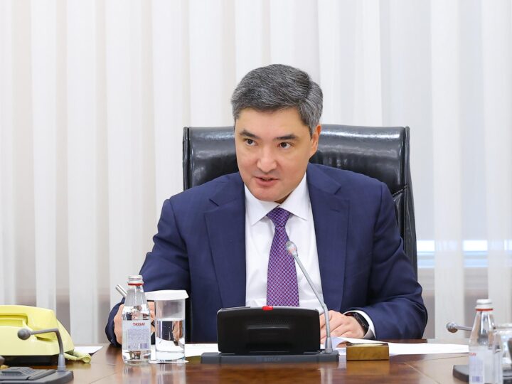 Олжас Бектенов ЖЖМ нарығындағы ахуал бойынша жиын өткізді