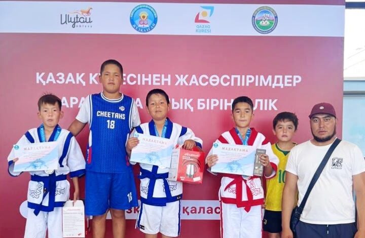 Жасөспірімдер ерледі