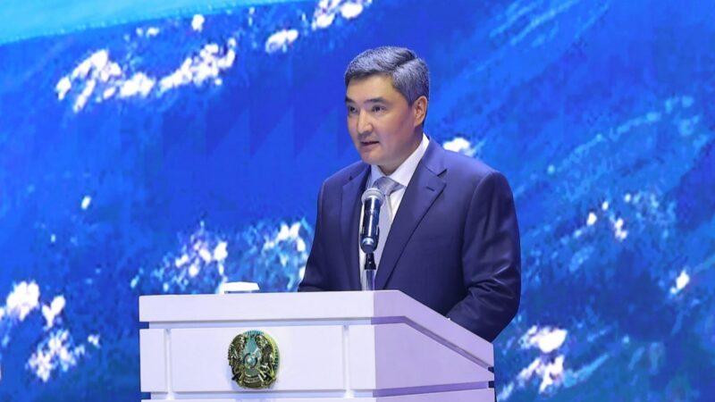 Премьер-Министр Мемлекет басшысының атынан Тоқтар Әубәкіровті 80 жылдық мерейтойымен құттықтады