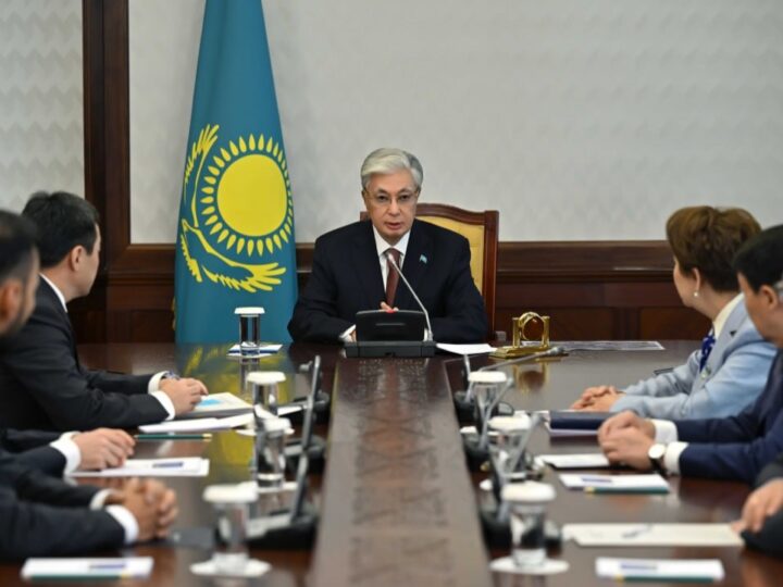 Президент Құрылтайдағы партия фракцияларының жетекшілерімен кездесті