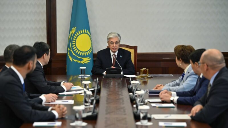 Президент Құрылтайдағы партия фракцияларының жетекшілерімен кездесті