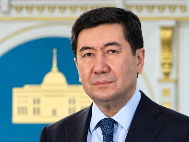 Ерлан Қошанов Халық Кеңесінің Төрағасы болып сайланды