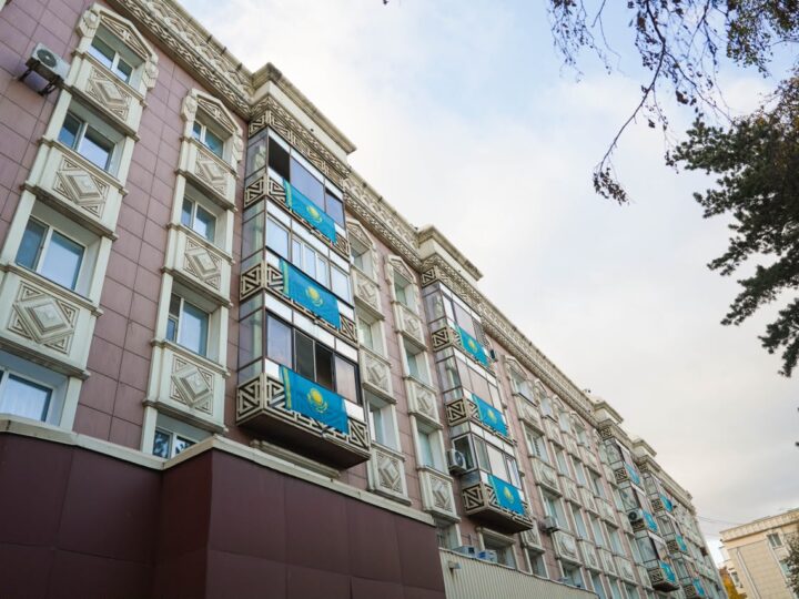 «Менің Елім – Менің Туым»: Қазақстан бойынша 5 мыңға жуық мемлекеттік ту ілінеді