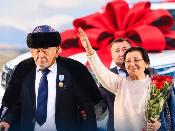 Жүрсін Ерманның 75 жылдық мерейтойына орай ұлытаулықтар ақынға көлік тарту етті