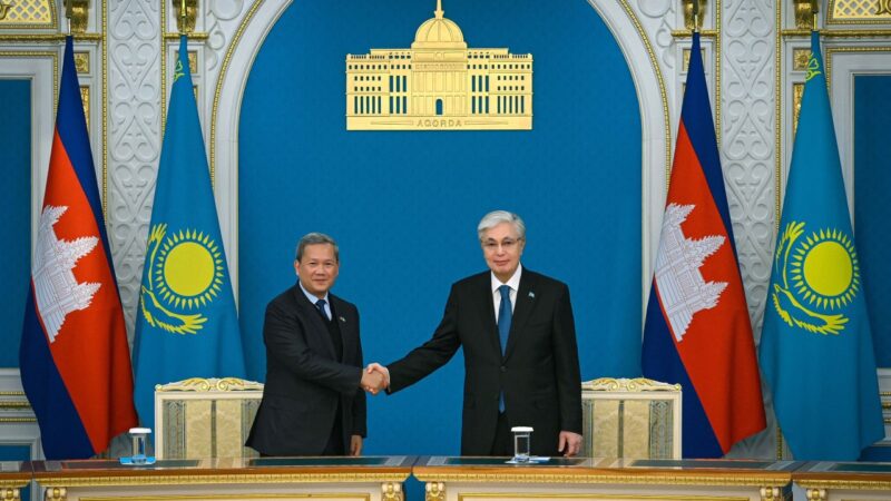 Қазақстан Президенті мен Камбоджа Премьер-Министрінің қатысуымен үкіметаралық және ведомствоаралық құжаттар алмасу рәсімі өтті