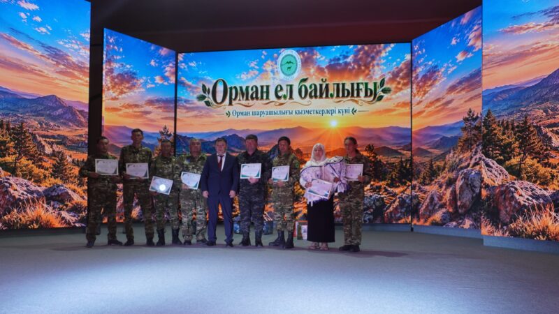 Орманшылар – марапат тұғырында