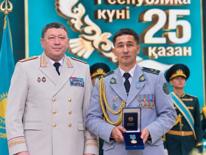 Төрт адамның өмірін сақтап қалған жезқазғандық полицей «Ерлігі үшін» медалімен марапатталды